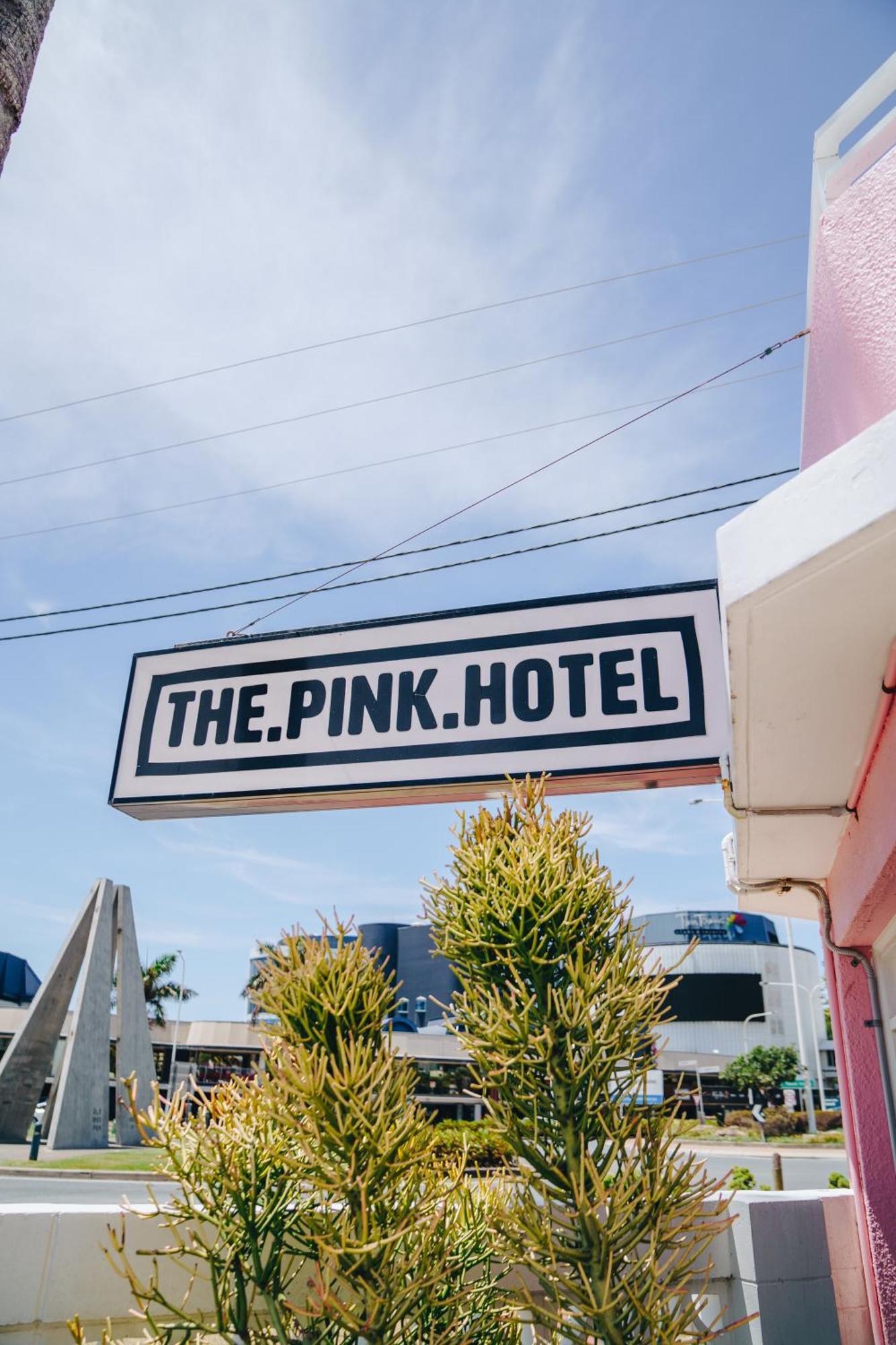 The Pink Hotel Coolangatta Gold Coast Exterior foto